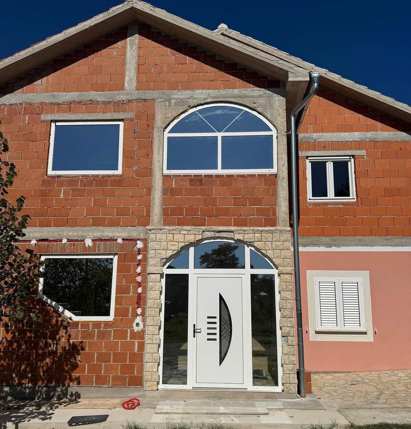 PVC prozori s roletama