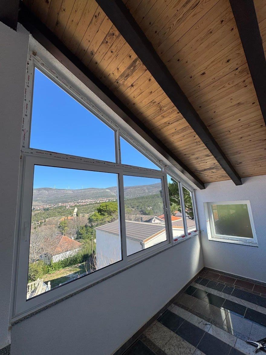 Zatvaranje potkrovlja PVC prozorima